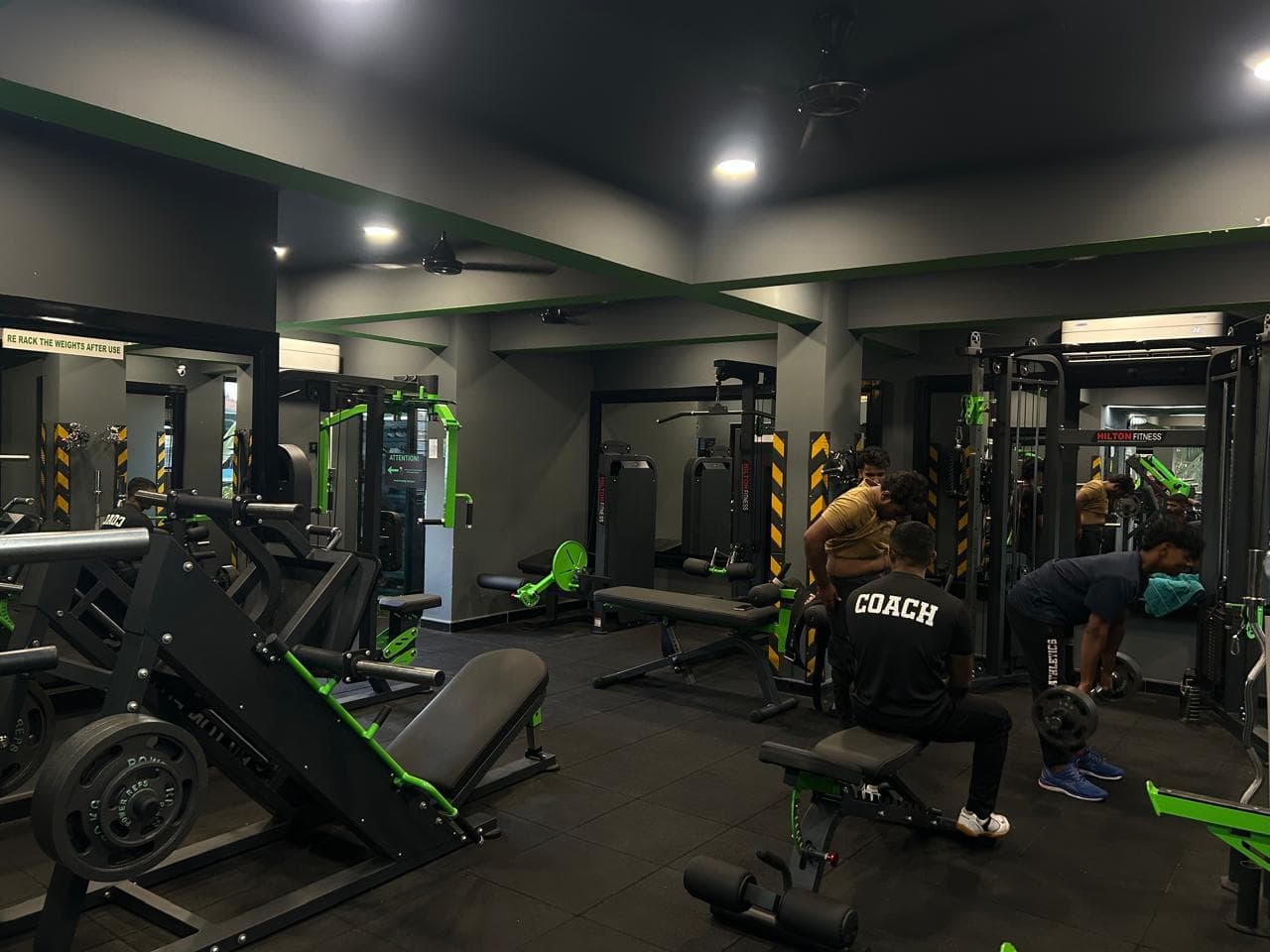 Power Reps Gym hero background